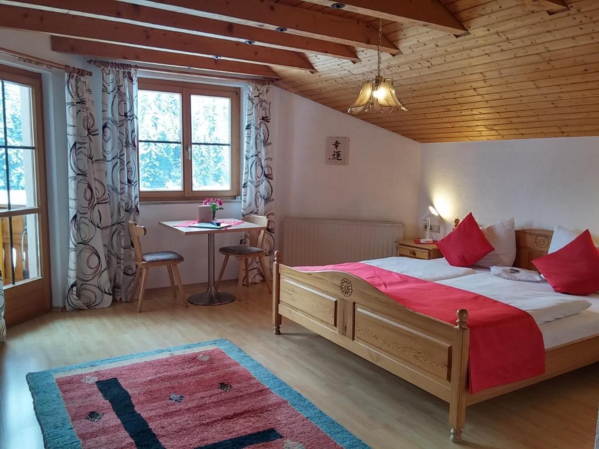 Ferienwohnungen Pension Sonnblick Krumbach  Esterno foto